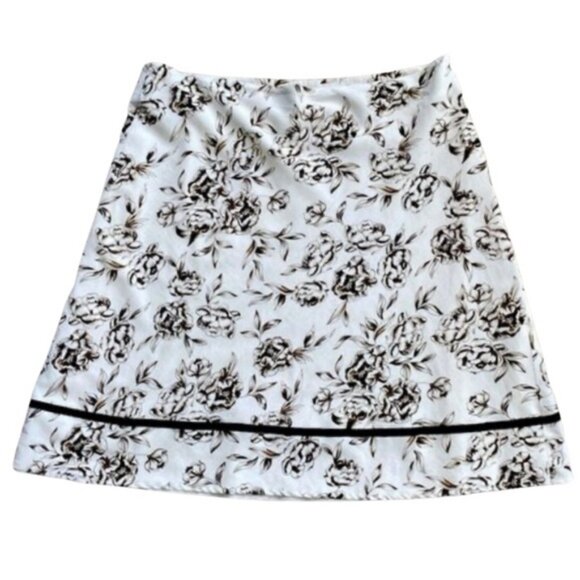 Limited Edition London Fog floral flared lined skirt with ribbon detail. Size 14 - Picture 1 of 9